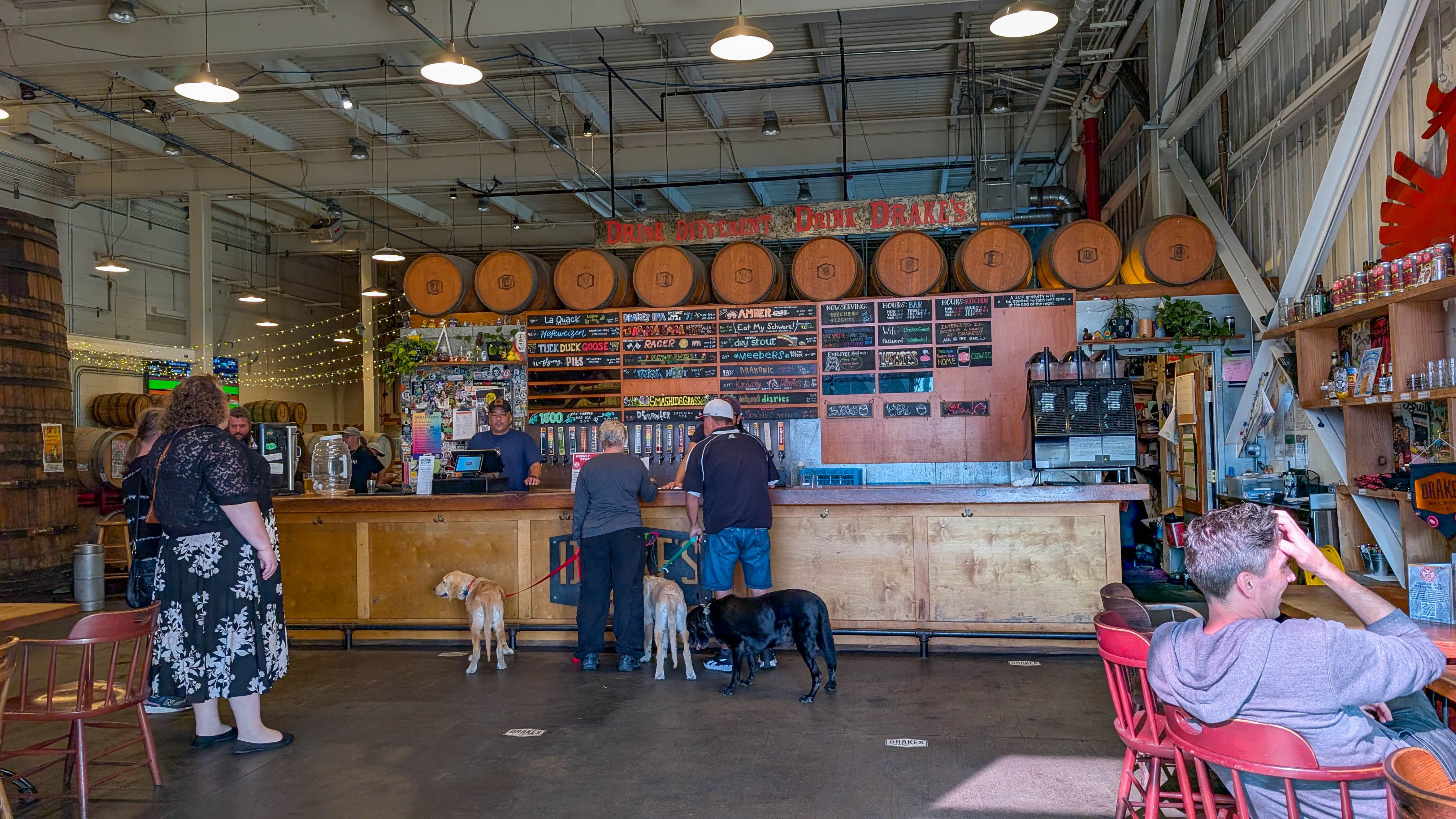 drake's barrel house bar