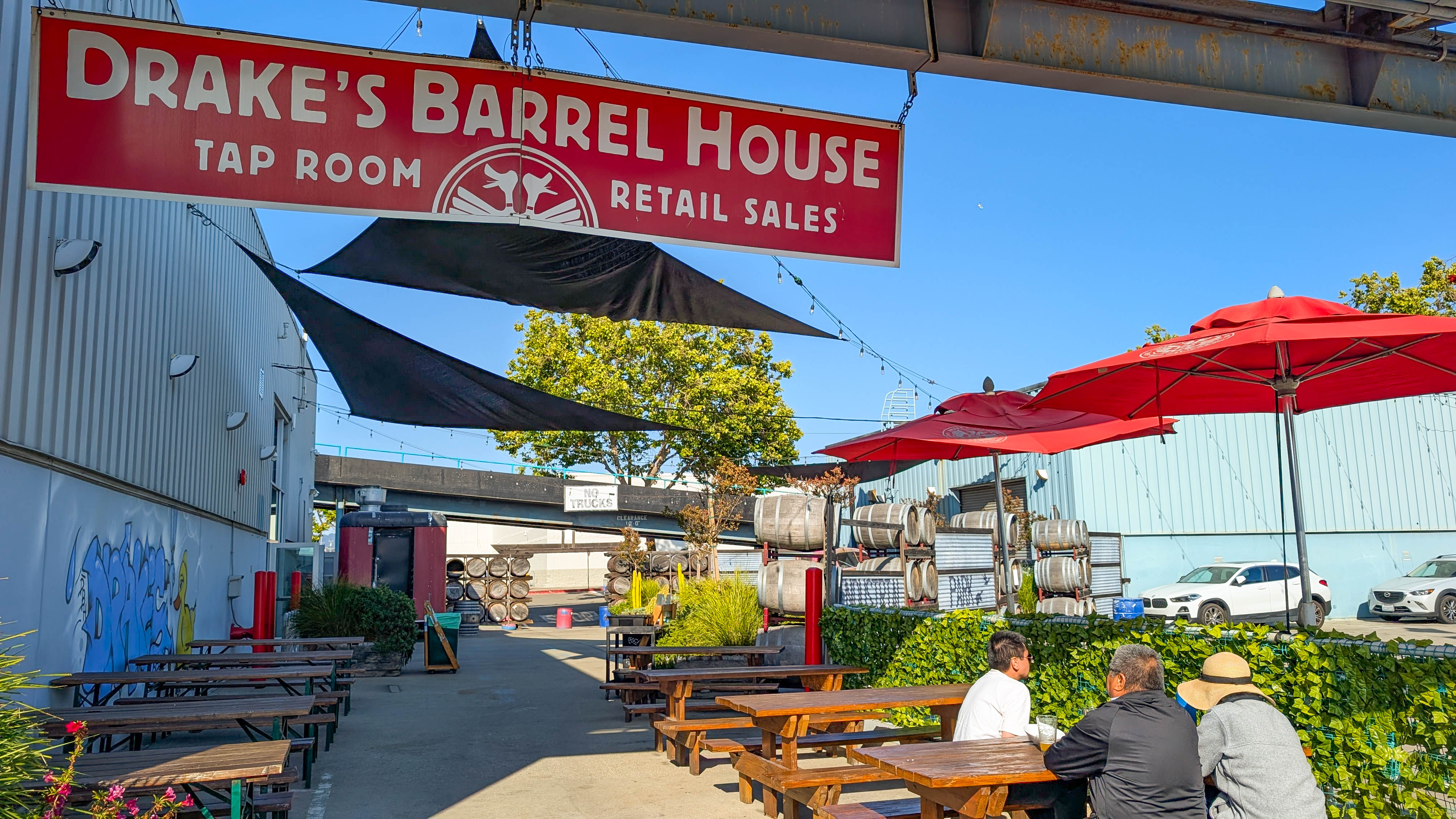 drake's barrel house sign