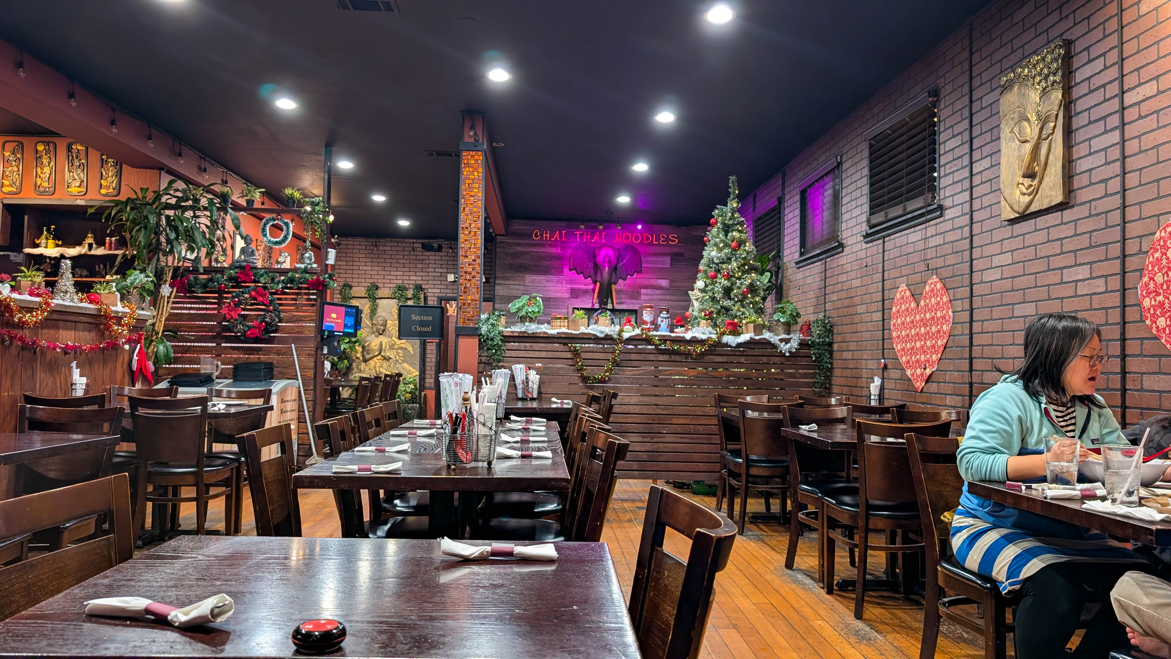 chai thai noodle restaurant interior