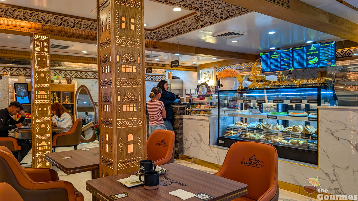sana'a cafe decor