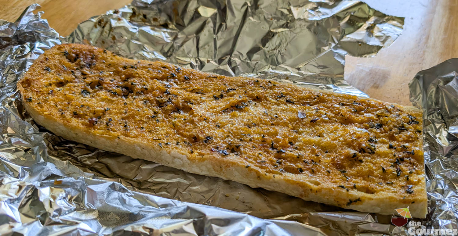 caesars chicken garlic bread